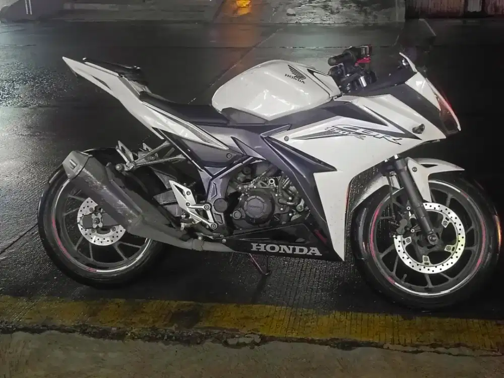 HONDA CBR 150R 2016 MULUS NORNAL LENGKAP PAJAK HIDUP