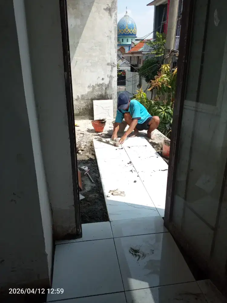 Tukang pasang keramik dan granite