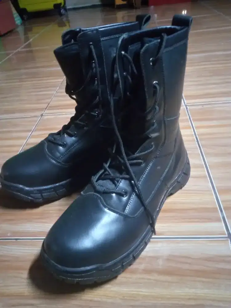 Sepatu PDL size 42 besar