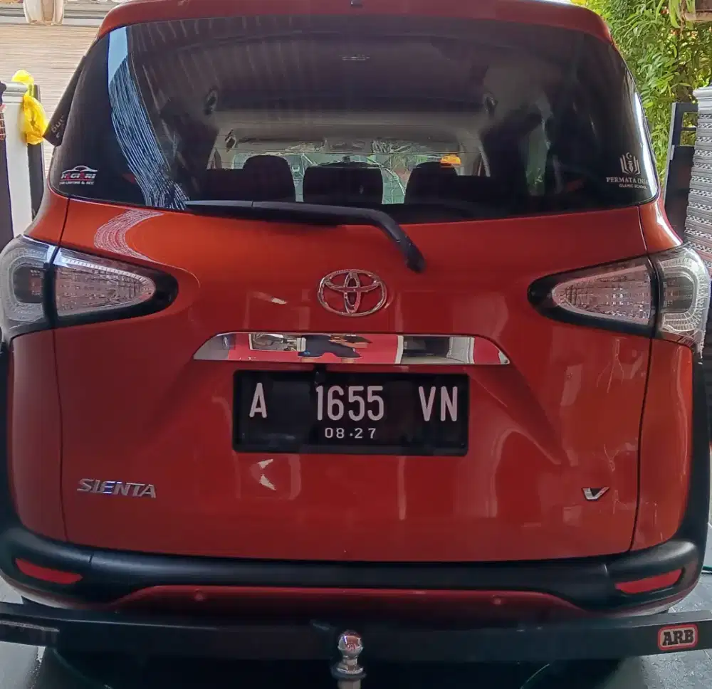 Toyota sienta tipe V 2017