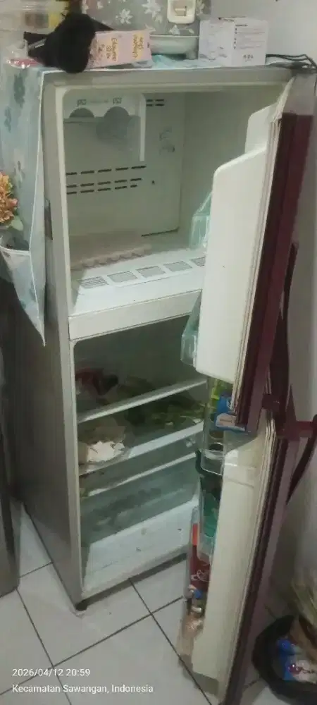 Kulkas Polytron 2 pintu mati