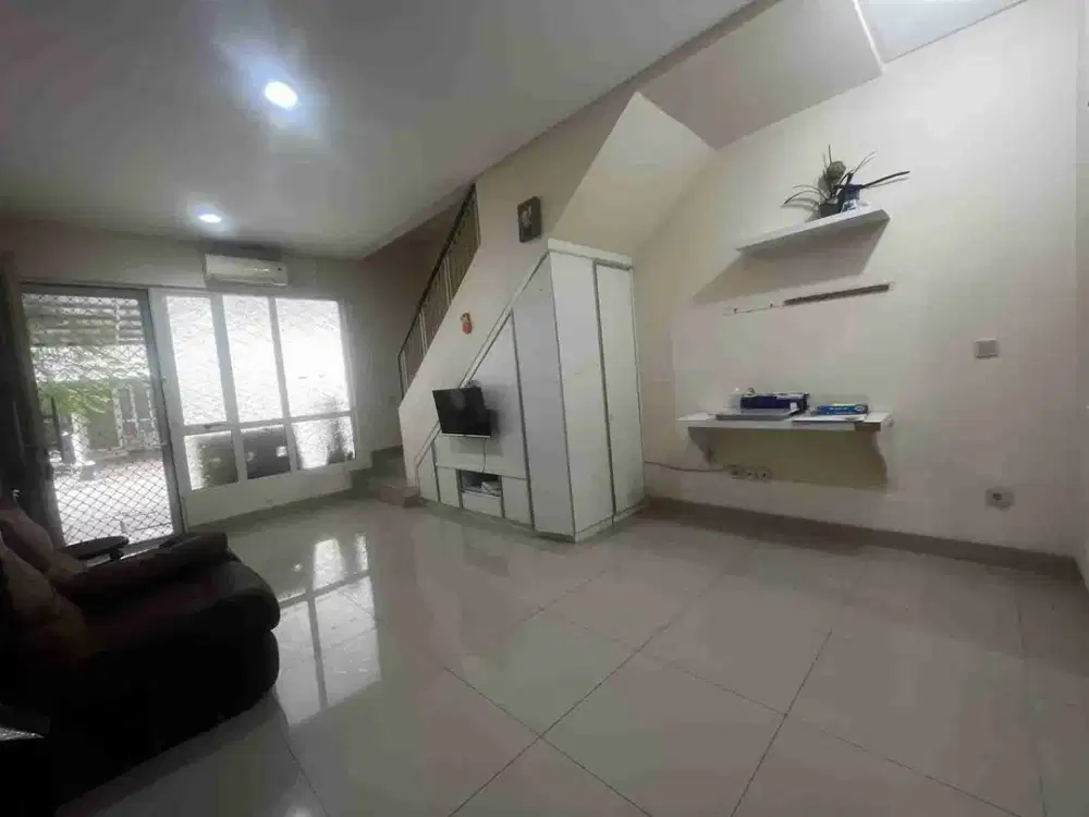 Disewakan rumah 2 lt 4 x 12 m2 di Golf Lake Cengkareng ada 2 kt 2 km semi furniture dekat swimming pool, siap huni, ayo nego yuk sampai deal!