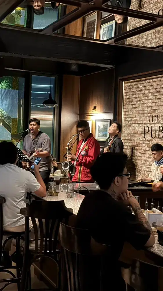Penyanyi cafe (bisa maen gitar)