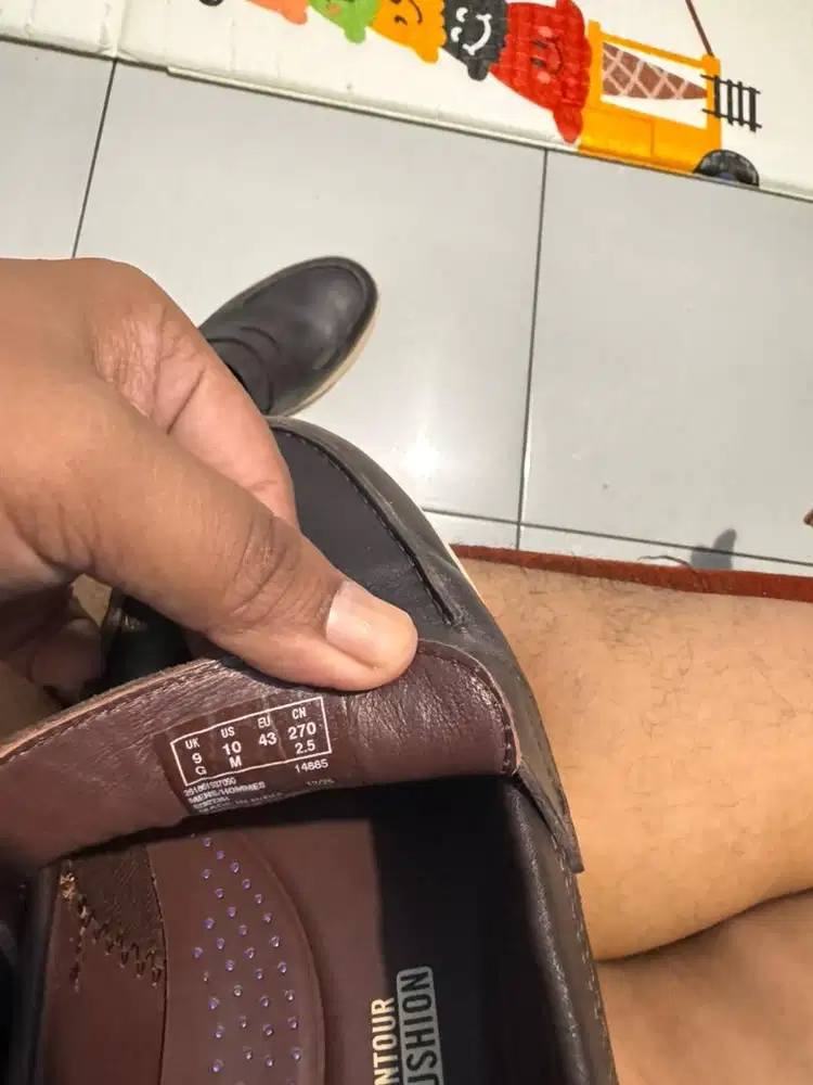 sepatu pria merk clark signature