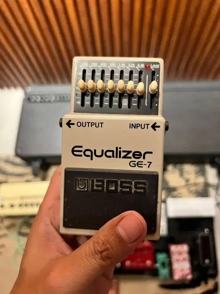BOSS GE-7 Graphic Equalizer Guitar Effects Pedal