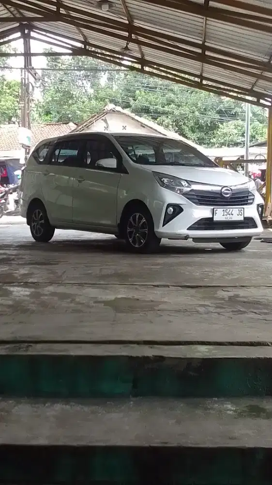 Sigra R 1.2 AT/metic