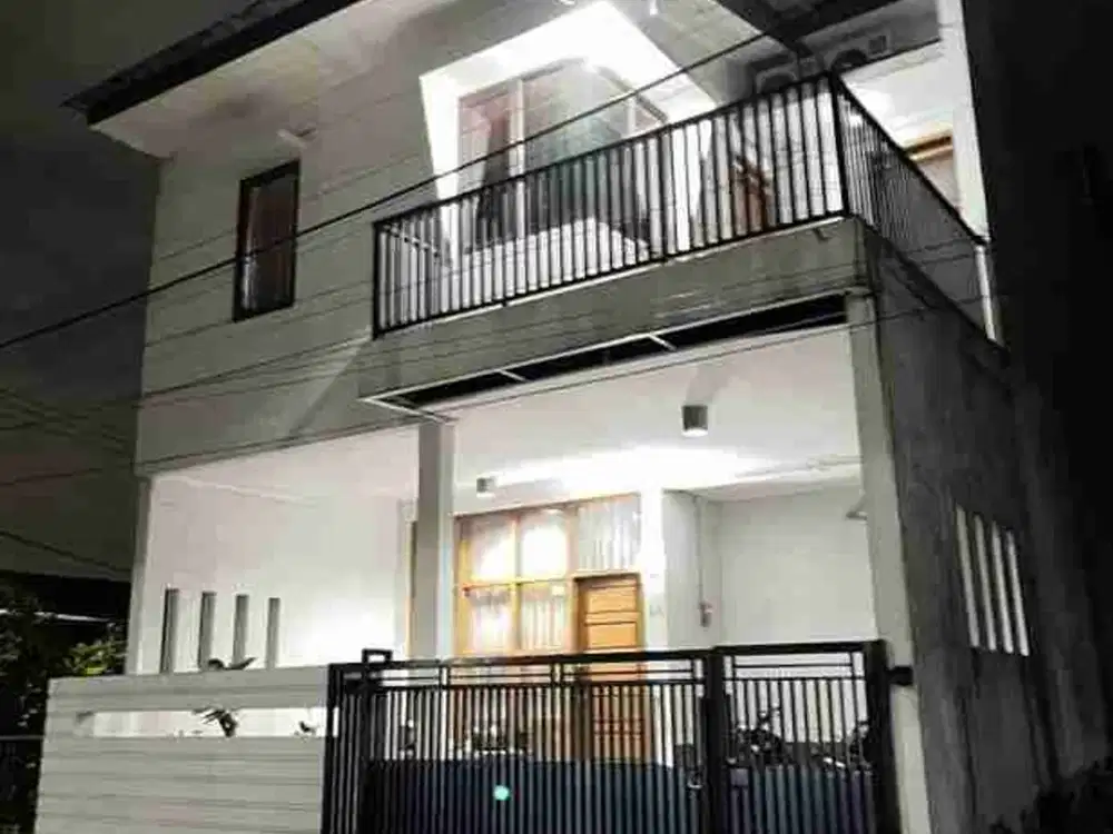 Jual Rumah 2 lantai Kategori Murah Sudah Turun Harga di komplek Permata Arcamanik Bandung Kota
