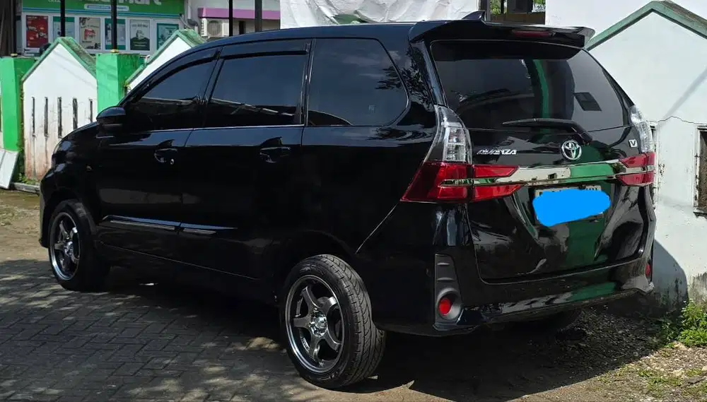 Di jual mobil bekas pemakaian pribadi harga 158