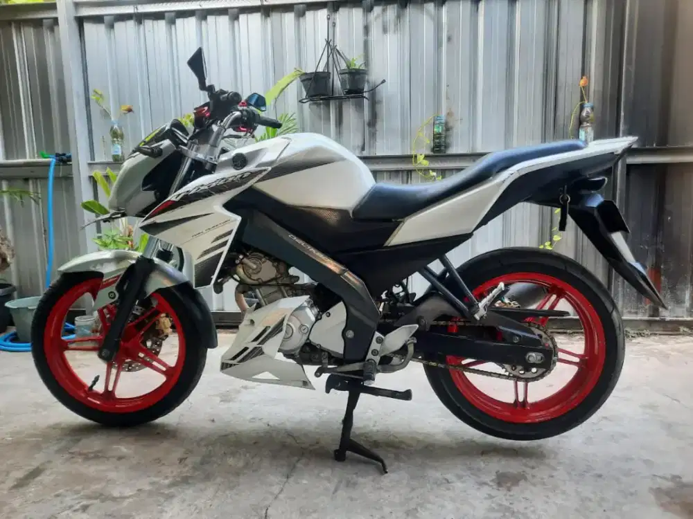 Dijual New Vixion 2015