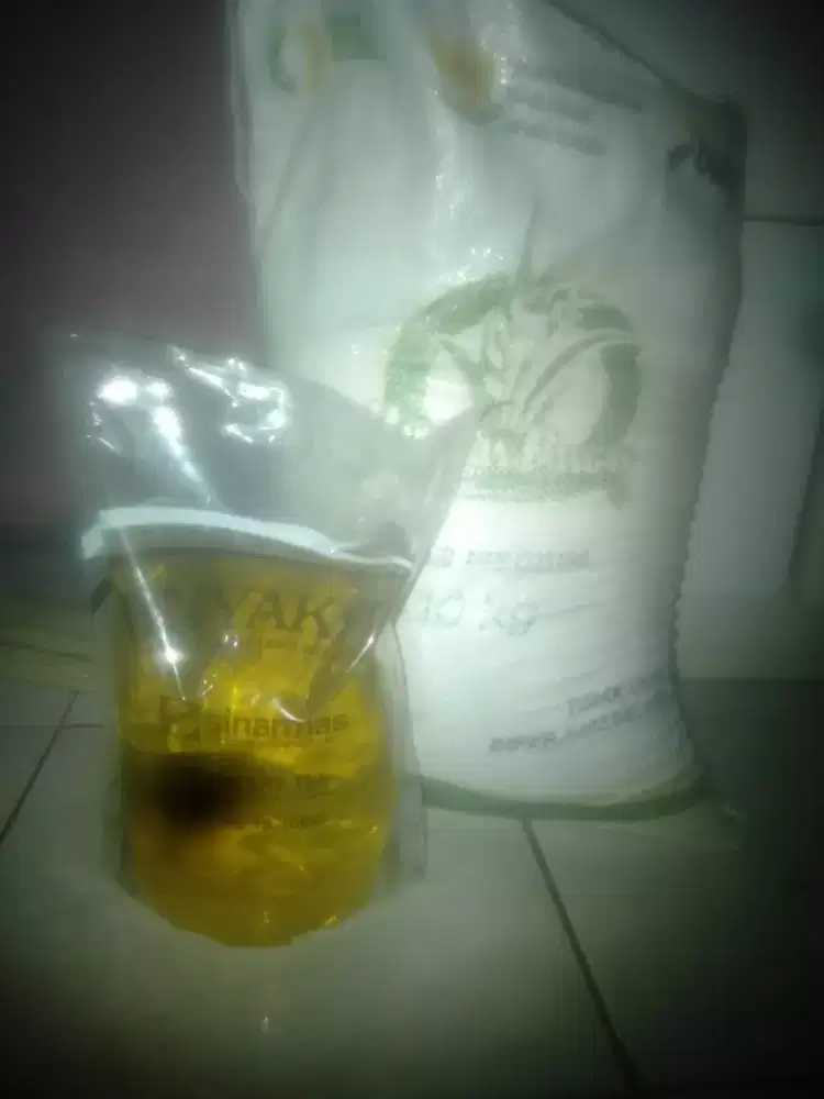 jual beras Bulog 10 kg  dan minyak goreng 2 liter