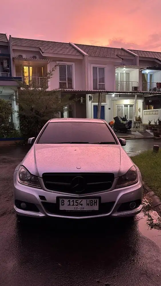 WTS Mercedez Benz Mercy C200 W204 2012 Silver 1.8 A/T