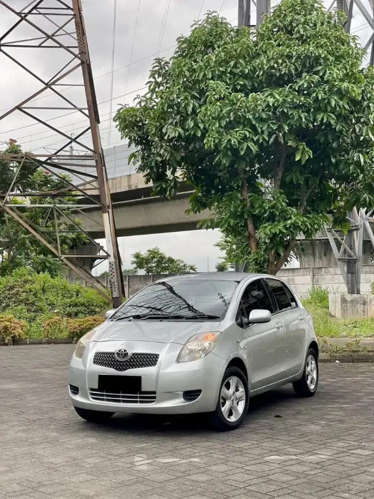 - Toyota Yaris E thn 2006