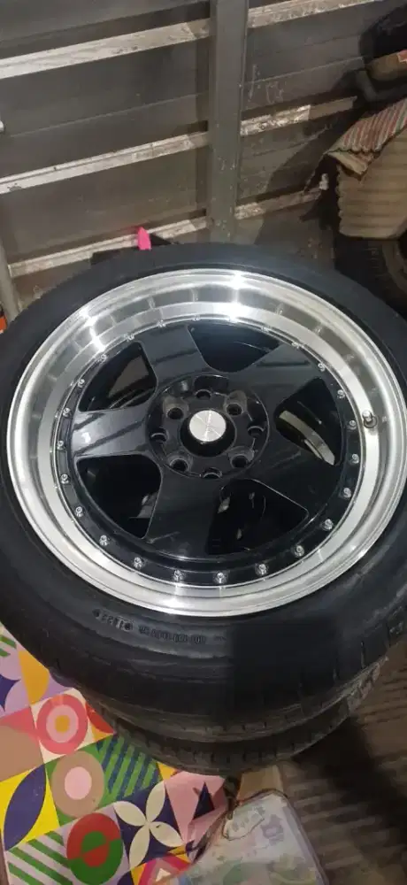 Velg R16 kondisi masih mulus