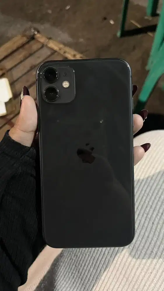 IPHONE 11  64GB HITAM