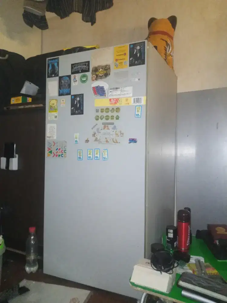 lemari pakaian / barang