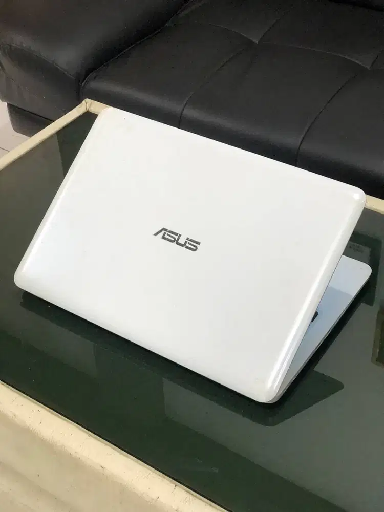 ASUS E402Y AMD E2 - 7015 4\128gb