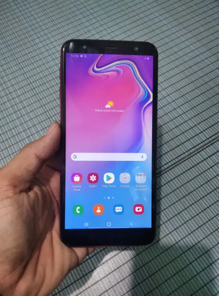 Samsung j6 plus ram 3/32 500 net