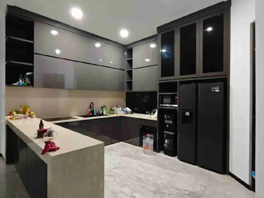 Di jual Rumah Sultan clasic 2 lantai furnished bebas banjir Denpasar Utara