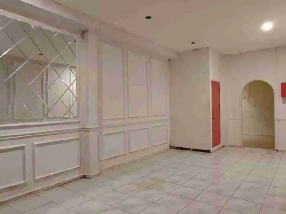 Disewa Ruang Usaha Tengah Kota