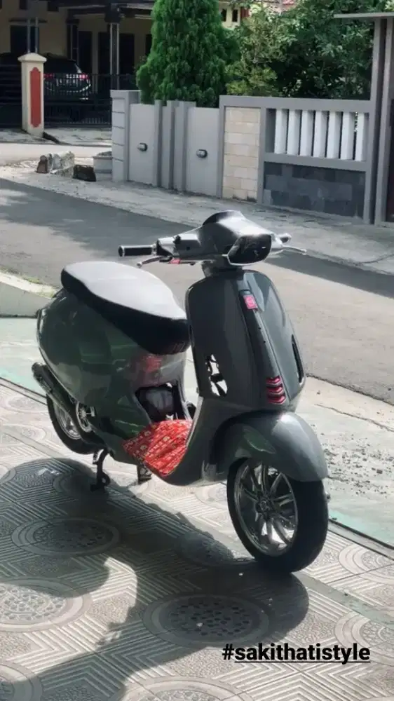 DIJUAL MOTOR VESPA SPRINT