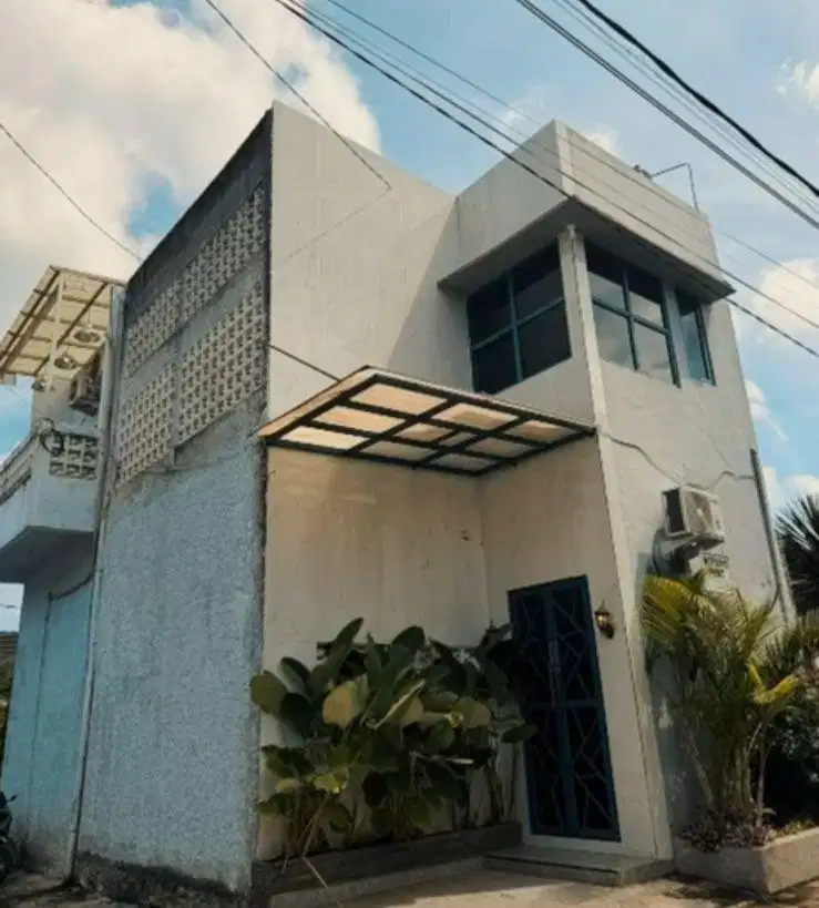 Dijual rumah 2 lantai di Tumpang