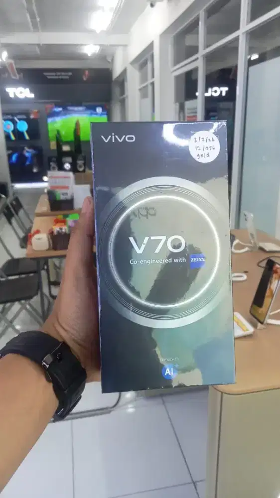 Vivo V70 12/256GB Gold