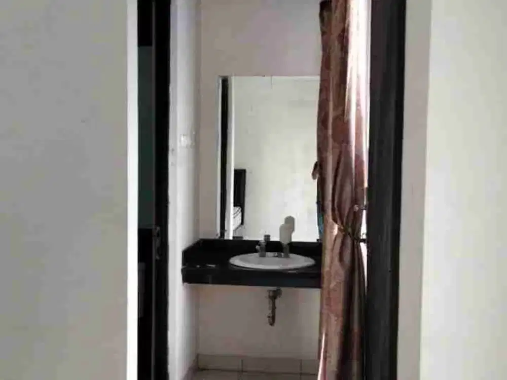 Disewa rumah 2 lantai Cluster Aralia Harapan Indah