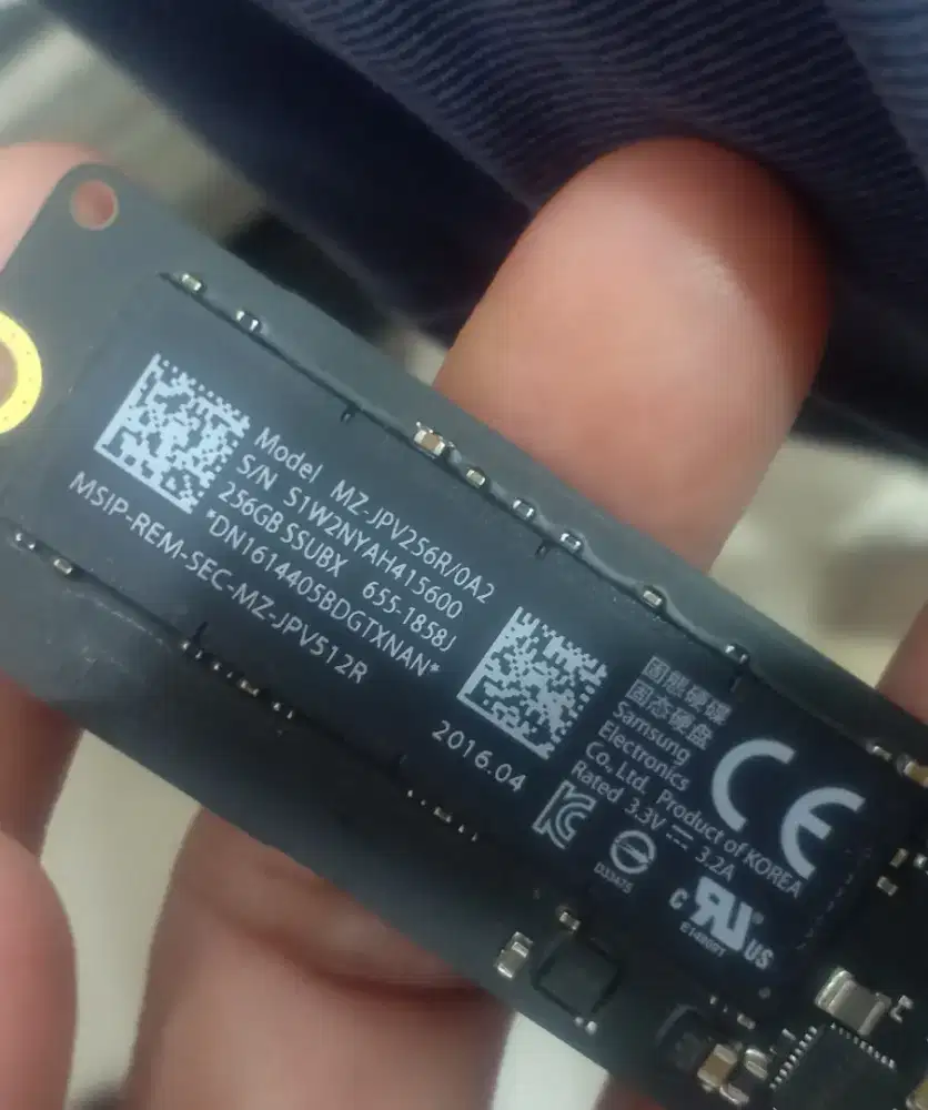 Di jual : cepat ssd 256.gb.NORmal copotan mac book  air. RP.450.000.