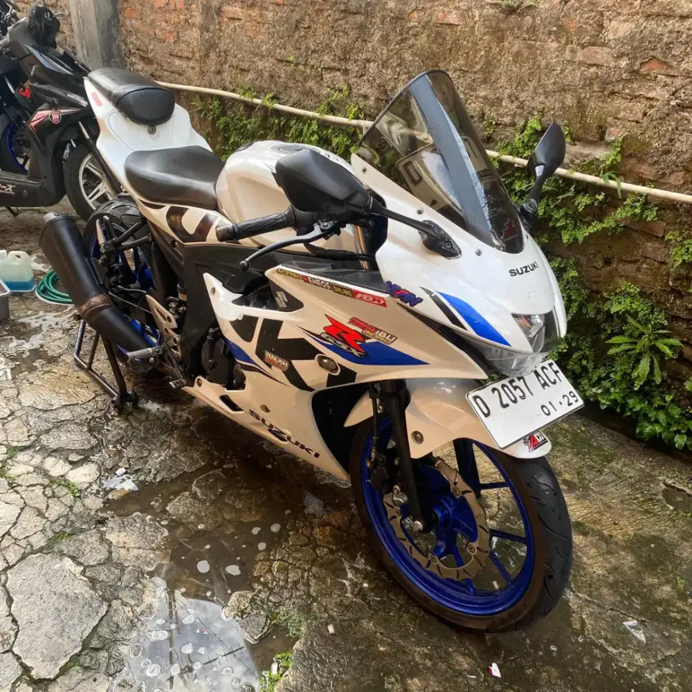 Suzuki gsx r 150 plat d