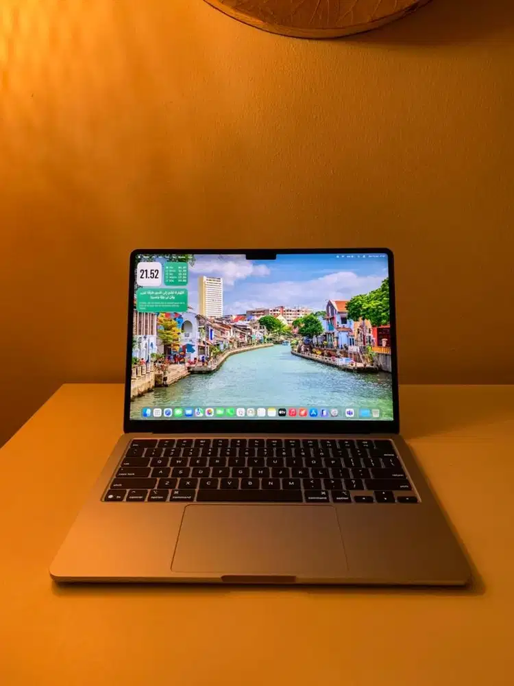 MacBook Air 2025 M4 13 inch 16/256
