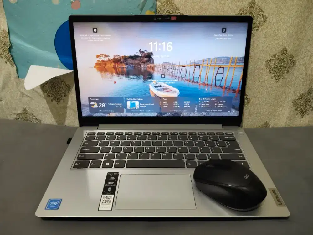 Laptop Lenovo window 11 pro 8GB