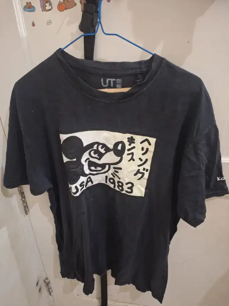 Baju branded 
Uni qlo uk xl warna hitam 
Limited edition 
Barang teraw