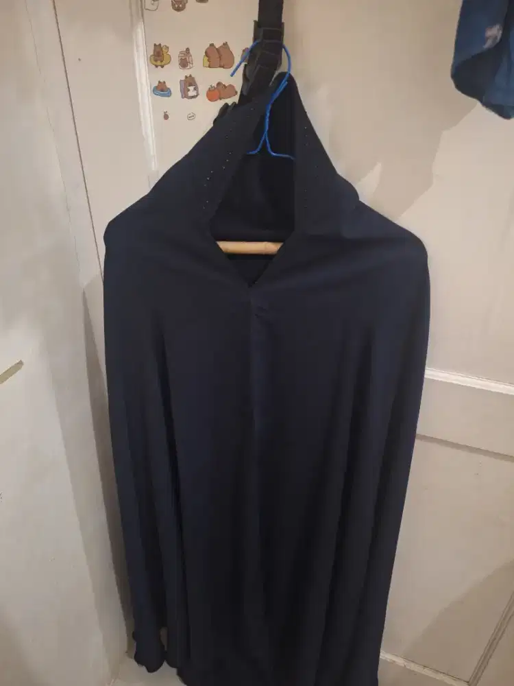 Kerudung bergo branded 
Diana hijab dialy hamidah 
Limited edition 
Ba