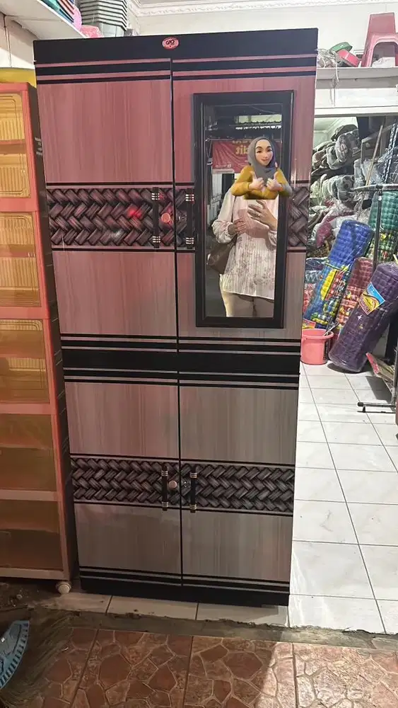 Lemari Plastik 4 susun ada kacanya