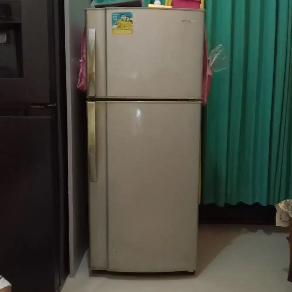 Kulkas Sharp 2Pintu