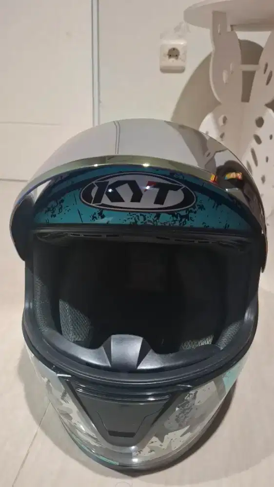 Dijual KYT R10 bekas