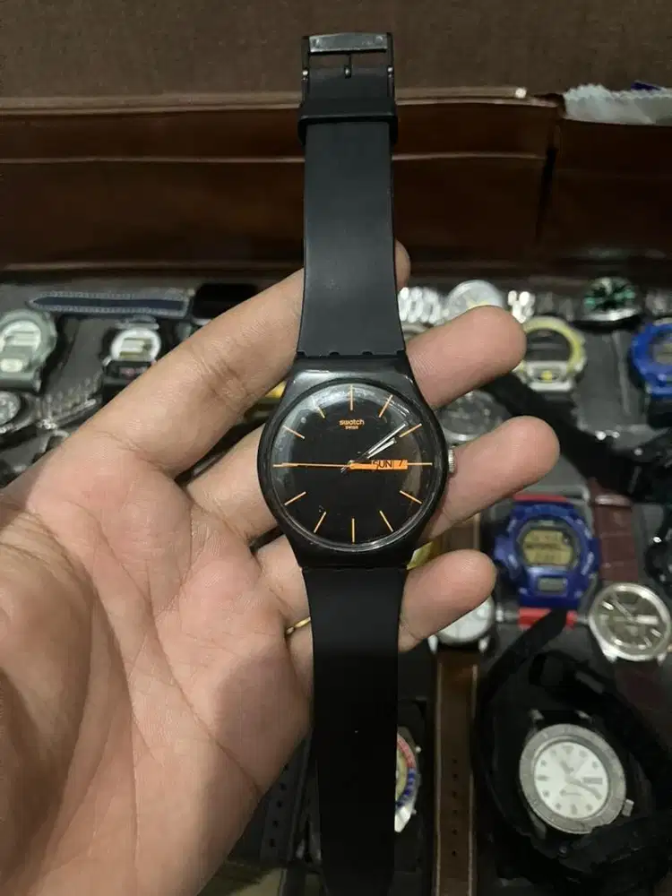 Swatch black orange