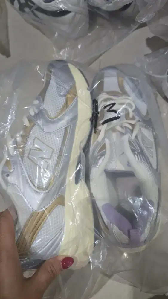 Sepatu sneaker NB UK 43