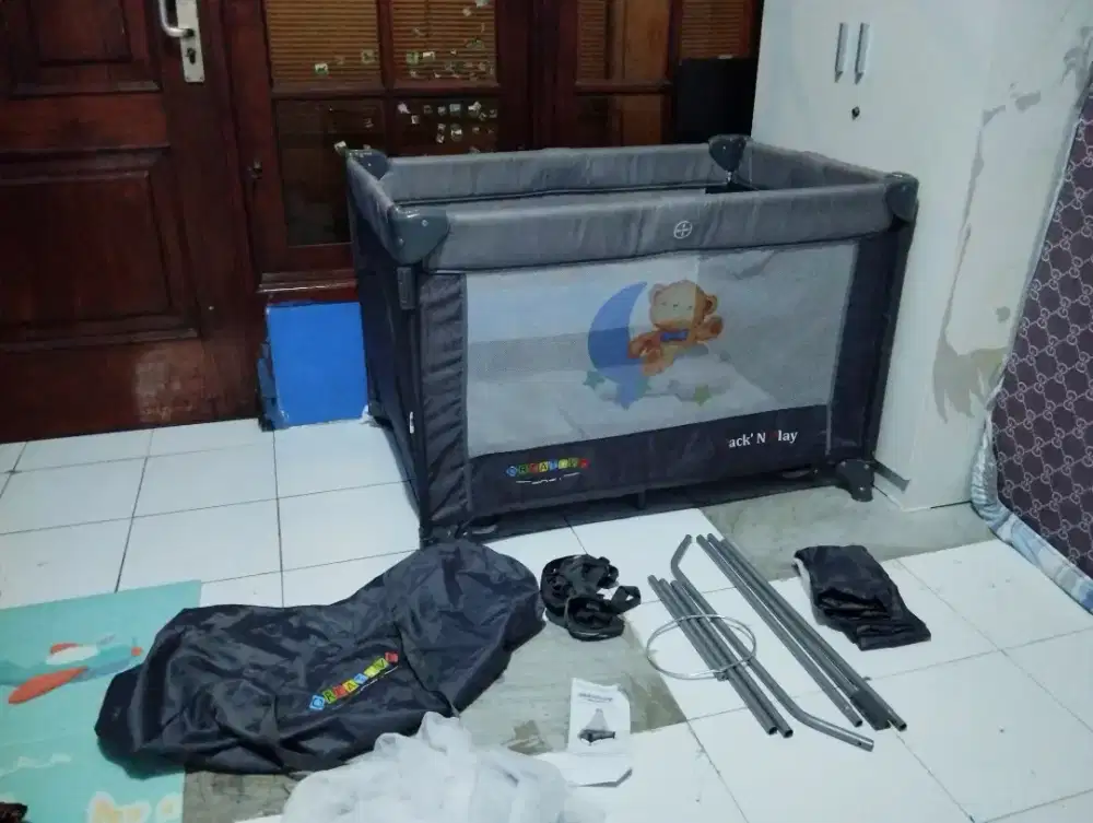 Tempat tidur bayi lengkap mulus