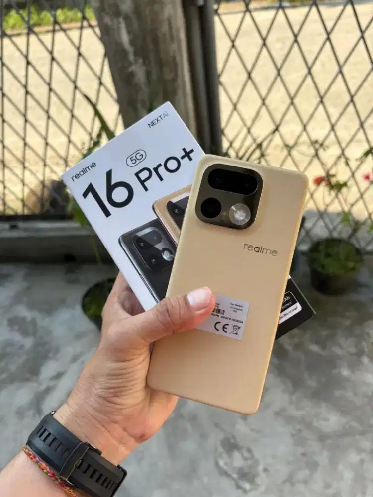 Realme 16 Pro Plus 5G 12/512 Garansi Resmi Maret 2027