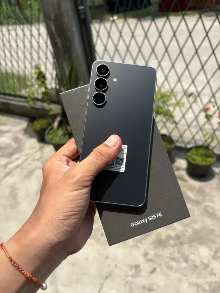 Samsung S25 FE 5G 8/256 Garansi Resmi November 2026