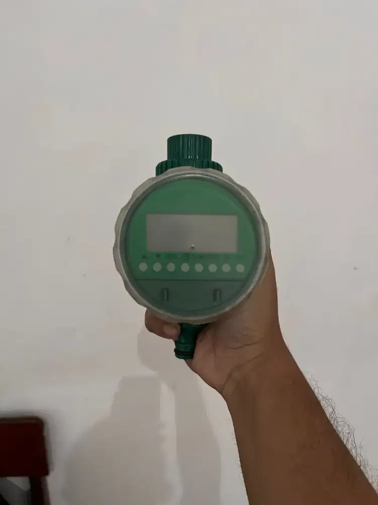Water timer digital irigasi otomatis