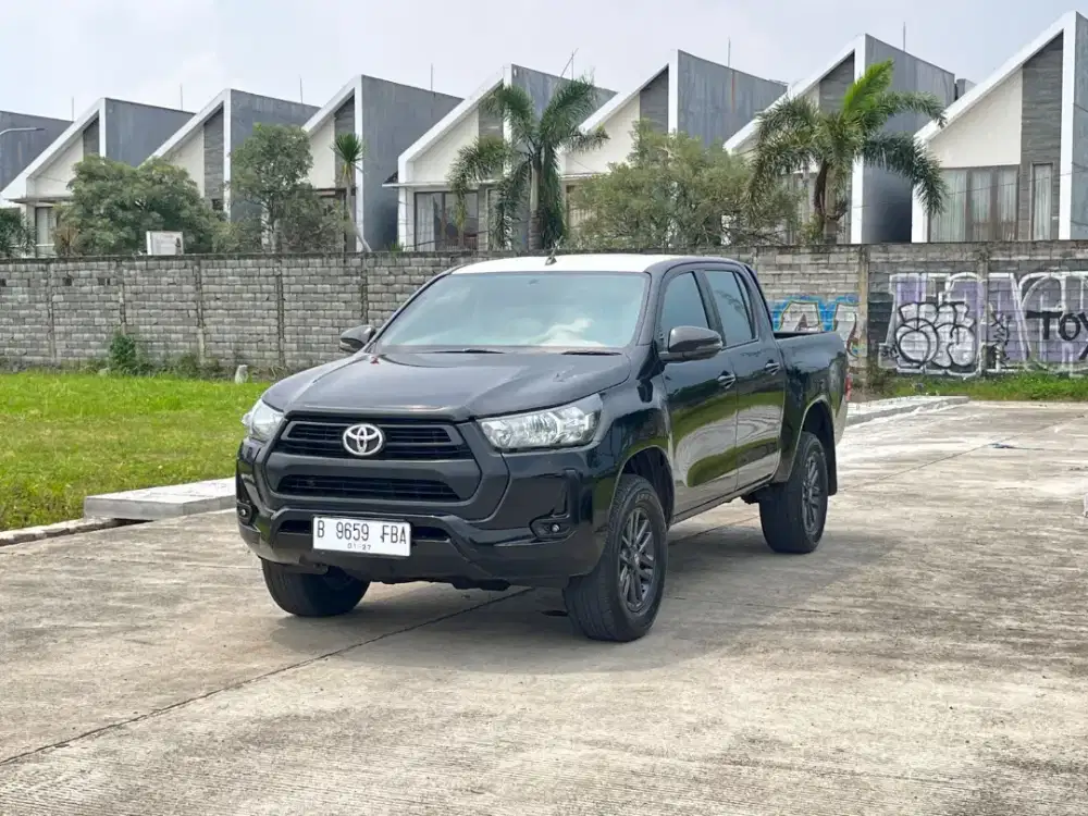 Low km Hilux E DC 4x4 manual diesel 2021