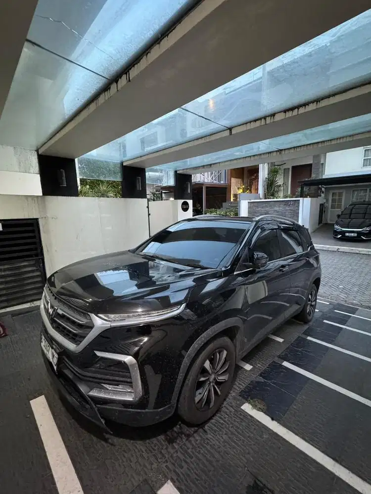 Wuling almaz 5 seat, tipe exclusive, KM RENDAH