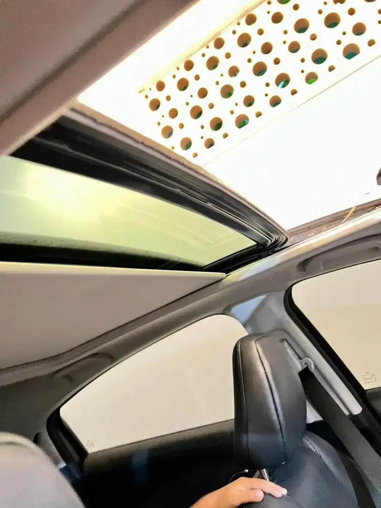 Di jual cepat hrv prestige sanroof 1,8 2021