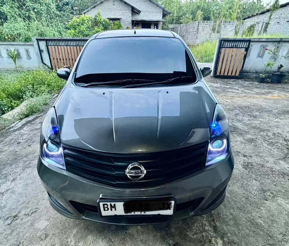 Di Jual Grand Livina 2012