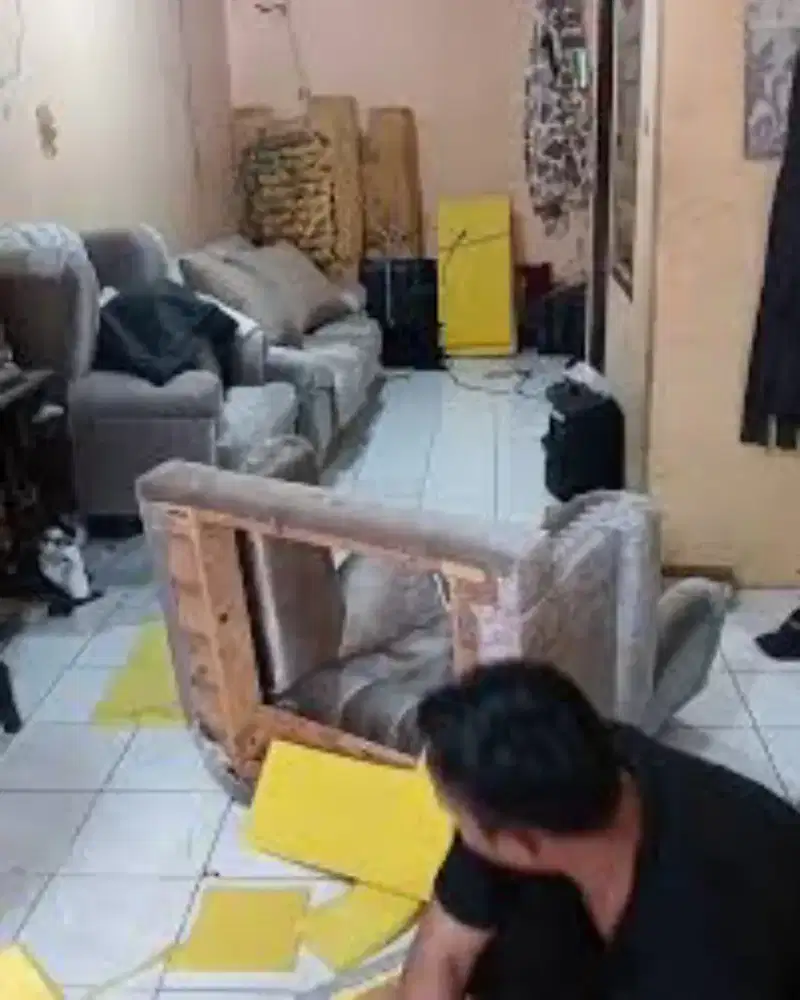 BENGKEL LAS & SERVICE SOFA