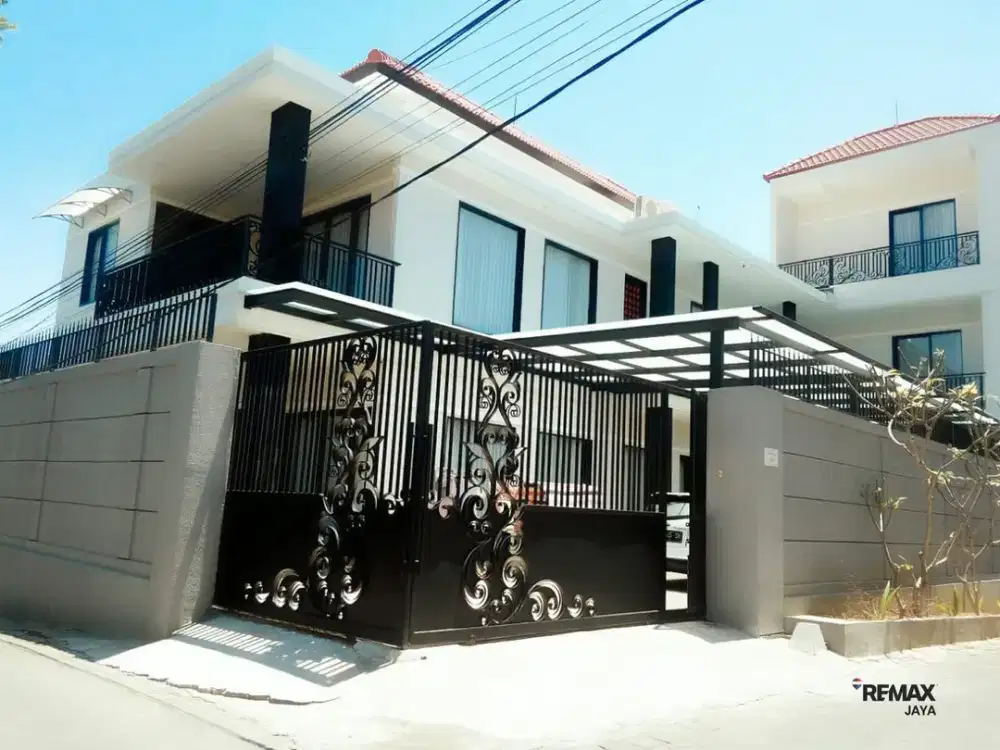 Rumah Mewah Full Furnished Dijual, di Puri Gading, Jimbaran Area