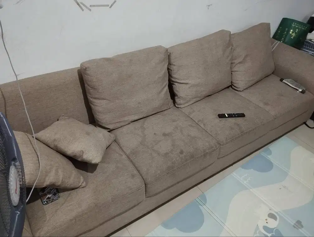 Sofa 4 seater + bantal