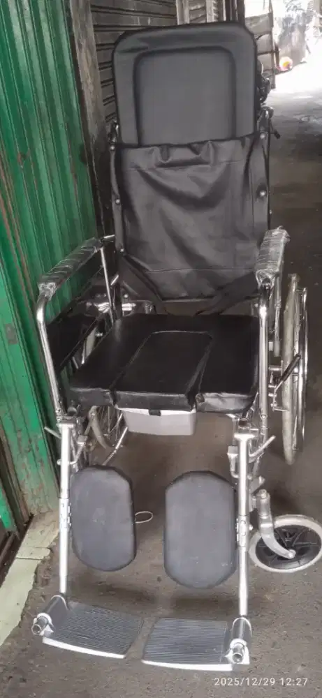 Kursi roda bekas bisa tidur bisa BAB kaki bisa sllonjor